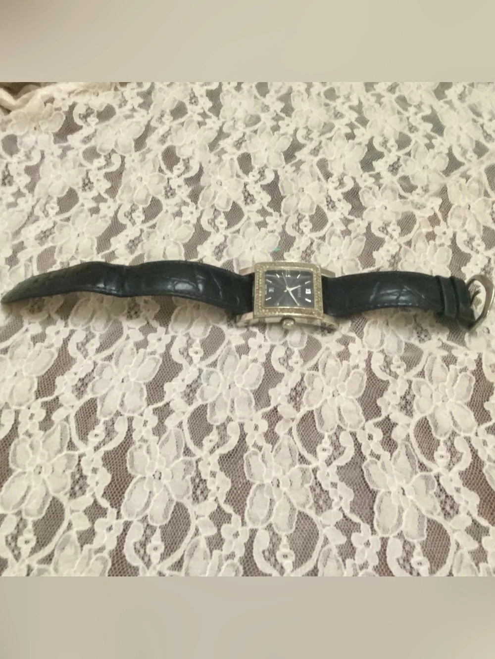 Gucci 80112 Swiss Made, Quartz Silver Tone with Rhinestones Unisex Watch